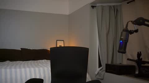 Snapshot of dukethedude chatting on December 21, 2025, 2:51 am Duke online show from December 21, 2025, 2:51 am