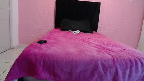 Snapshot of dulce1609 chatting on November 21, 2025, 8:18 pm dulce1609 online show from November 21, 2025, 8:18 pm