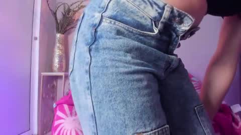 Snapshot of dulce__fiore07 chatting on September 14, 2025, 12:37 pm dulce__fiore07 online show from September 14, 2025, 12:37 pm