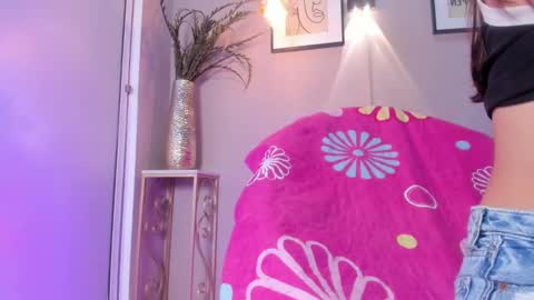 Snapshot of dulce__fiore07 chatting on September 15, 2025, 1:00 pm dulce__fiore07 online show from September 15, 2025, 1:00 pm