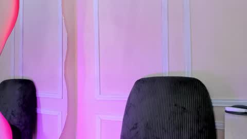 dulce__fiore07 online show from December 20, 2025, 11:17 am