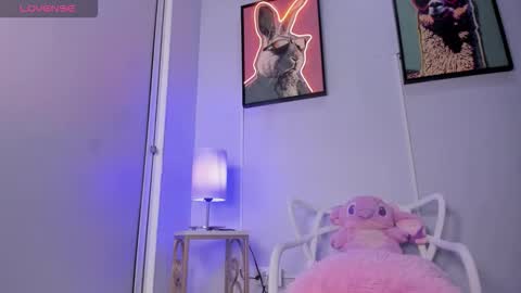 dulce__fiore07 online show from January 13, 2026, 12:21 pm