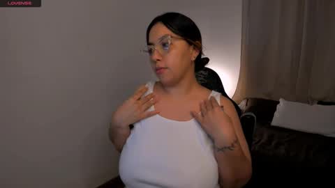 Snapshot of dulce_brithany chatting on October 17, 2025, 11:13 am dulce brithany online show from October 17, 2025, 11:13 am