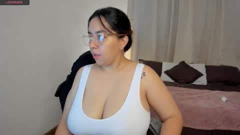 Snapshot of dulce_brithany chatting on October 27, 2025, 12:20 pm dulce brithany online show from October 27, 2025, 12:20 pm