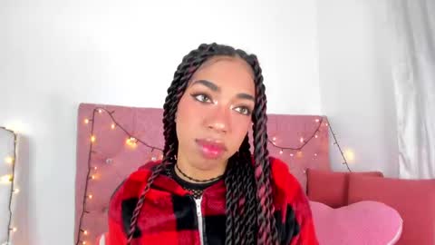 Snapshot of dulce_brown01 chatting on November 8, 2025, 2:17 pm Dulce online show from November 8, 2025, 2:17 pm