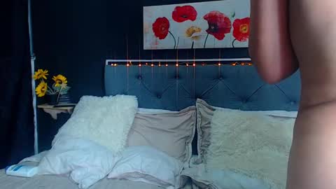 Snapshot of dulce_celeste15 chatting on December 18, 2024, 12:10 am C E L E S T E online show from December 18, 2024, 12:10 am