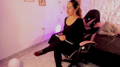 Snapshot of dulce_ferrer1 chatting on March 30, 2026, 3:57 pm online show from March 30, 2026, 3:57 pm
