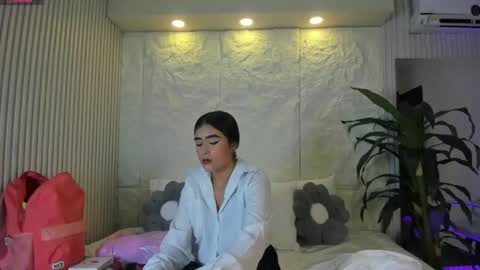 dulce  online show from May 31, 2026, 3:58 am