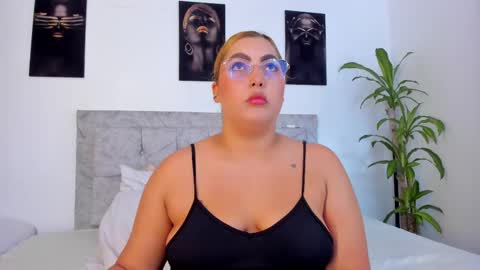 Snapshot of dulceedens_1 chatting on February 23, 2025, 8:44 pm dulceedens_1 online show from February 23, 2025, 8:44 pm