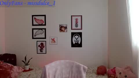 Dulce online show from November 25, 2025, 8:31 pm