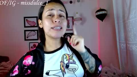 Snapshot of dulcemaria_alvarez22 chatting on December 17, 2025, 11:44 pm Dulce online show from December 17, 2025, 11:44 pm