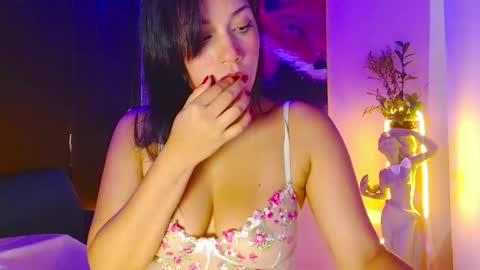 dulcepicante_1 online show from May 20, 2026, 8:53 am