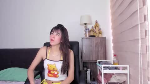 dulcepowl_lm online show from April 18, 2026, 3:38 pm