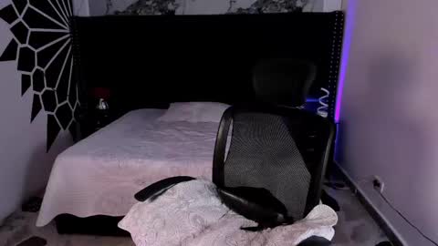dulceprince1 online show from April 26, 2026, 1:20 pm