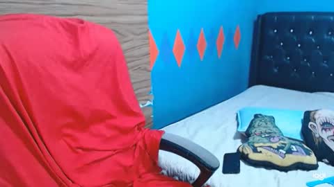 dulcesdemaria online show from May 19, 2026, 1:56 am