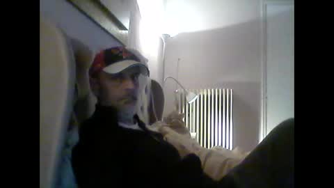 Snapshot of dumaeros77 chatting on December 19, 2024, 3:40 am Duma online show from December 19, 2024, 3:40 am