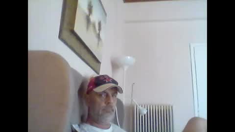 Snapshot of dumaeros77 chatting on December 19, 2024, 7:40 am Duma online show from December 19, 2024, 7:40 am