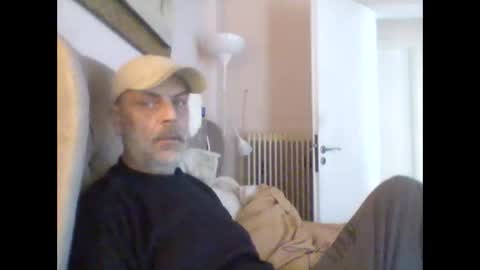 Snapshot of dumaeros77 chatting on January 1, 2025, 10:32 am Duma online show from January 1, 2025, 10:32 am