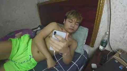 Snapshot of dumeila chatting on December 22, 2025, 4:15 pm dumeila online show from December 22, 2025, 4:15 pm