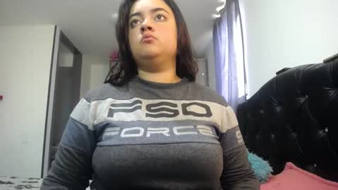 Nicole   online show from November 16, 2025, 4:23 pm