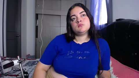 Nicole   online show from December 1, 2025, 8:25 pm