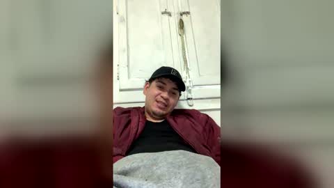 Snapshot of duocaliente310037 chatting on February 15, 2026, 3:42 pm duocaliente310037 online show from February 15, 2026, 3:42 pm