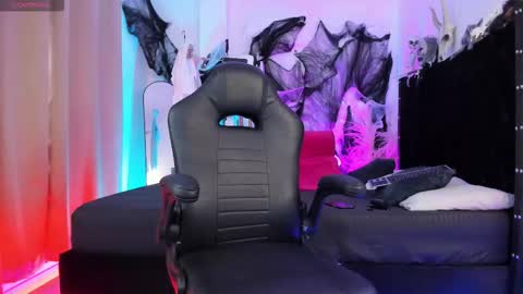 Duriel online show from November 1, 2025, 7:49 pm