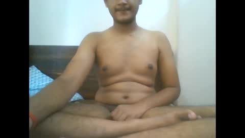dusky_aarav online show from November 5, 2025, 4:12 am