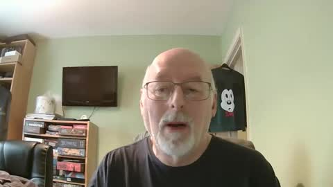 Snapshot of dutchunclejohn chatting on April 1, 2026, 10:05 am DutchUncleJohn online show from April 1, 2026, 10:05 am