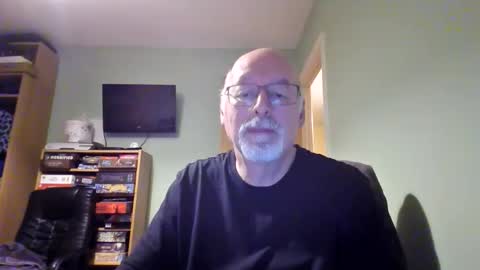 Snapshot of dutchunclejohn chatting on April 3, 2026, 7:45 pm DutchUncleJohn online show from April 3, 2026, 7:45 pm