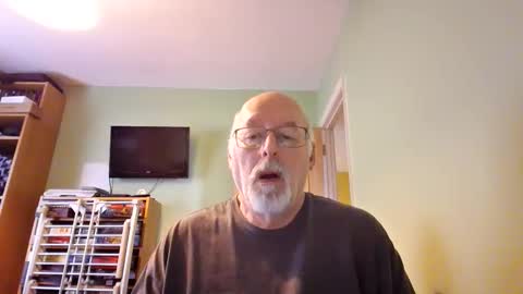 Snapshot of dutchunclejohn chatting on April 16, 2026, 10:05 am DutchUncleJohn online show from April 16, 2026, 10:05 am