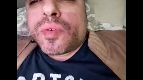 Snapshot of dwizziz chatting on April 15, 2026, 2:07 am Ivan online show from April 15, 2026, 2:07 am