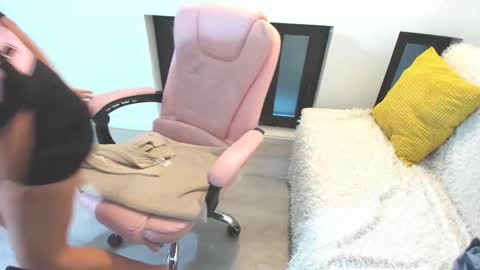 dayana online show from November 20, 2025, 5:29 am