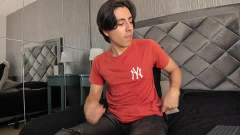 Snapshot of dylan_cross_ chatting on September 25, 2025, 11:25 am Dylan online show from September 25, 2025, 11:25 am