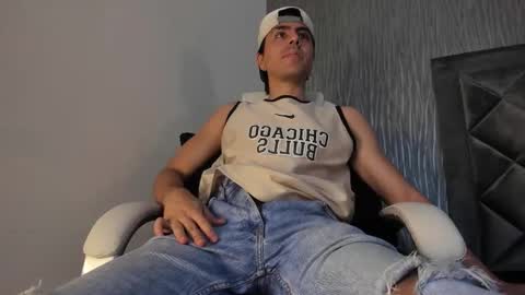 Snapshot of dylan_cross_ chatting on October 13, 2025, 11:21 am Dylan online show from October 13, 2025, 11:21 am