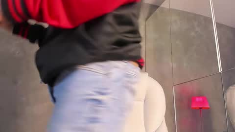 Snapshot of dylan_cross_ chatting on December 2, 2025, 11:15 am Dylan online show from December 2, 2025, 11:15 am