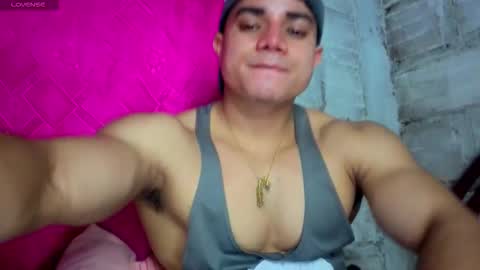 Snapshot of dylangusss chatting on January 10, 2026, 1:18 am Dylangusss online show from January 10, 2026, 1:18 am