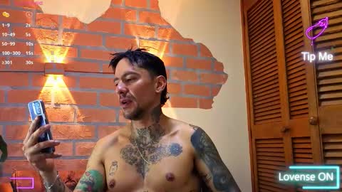 D Y L A N online show from November 1, 2025, 8:55 pm