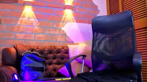 D Y L A N online show from January 7, 2026, 10:23 pm