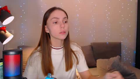 Snapshot of dyrinda chatting on January 22, 2025, 7:56 pm Julia and Dima online show from January 22, 2025, 7:56 pm