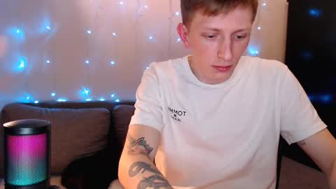 Snapshot of dyrinda chatting on September 30, 2025, 9:42 pm Julia and Dima online show from September 30, 2025, 9:42 pm