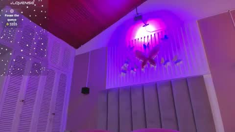 Snapshot of dyvis_22 chatting on October 3, 2025, 11:18 am Juana online show from October 3, 2025, 11:18 am