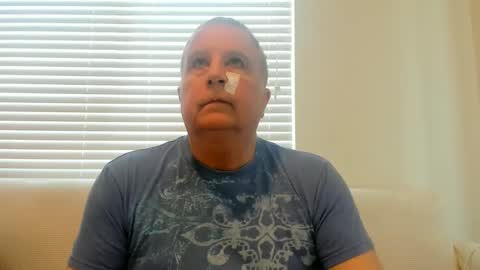 Snapshot of e_rectiom chatting on November 19, 2025, 10:21 pm Mr Wonderful online show from November 19, 2025, 10:21 pm