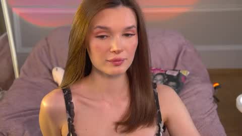 Eva online show from May 15, 2026, 4:25 pm
