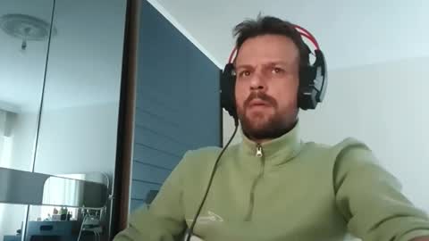 Snapshot of eaglecrm chatting on October 26, 2025, 1:28 pm eaglecrm online show from October 26, 2025, 1:28 pm