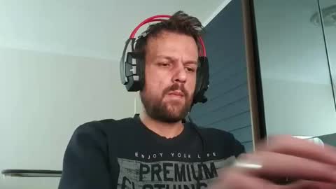 Snapshot of eaglecrm chatting on November 16, 2025, 12:33 pm eaglecrm online show from November 16, 2025, 12:33 pm