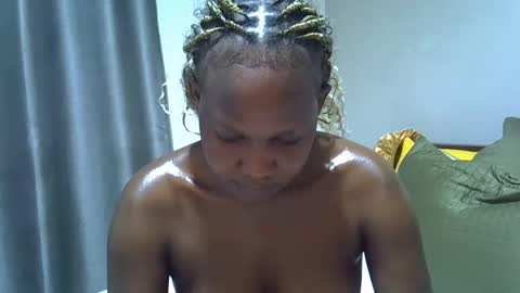 east_queen online show from December 16, 2025, 4:34 pm