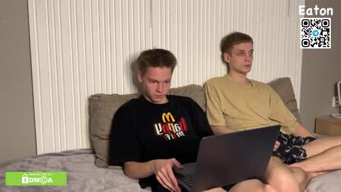 Snapshot of eaton_ chatting on October 18, 2025, 6:41 pm eaton_ online show from October 18, 2025, 6:41 pm