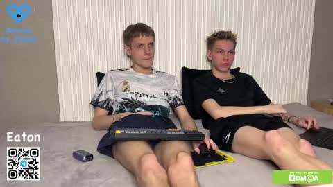 Snapshot of eaton_ chatting on December 1, 2025, 9:09 pm eaton_ online show from December 1, 2025, 9:09 pm