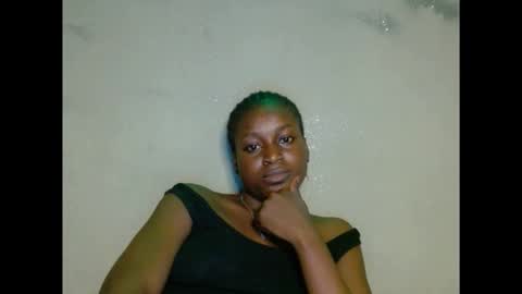 Snapshot of eatuupx chatting on December 18, 2025, 6:03 pm eatuupx online show from December 18, 2025, 6:03 pm